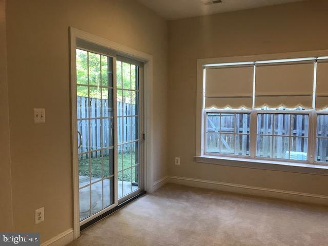 Building Photo - 3680 Chippendale Cir