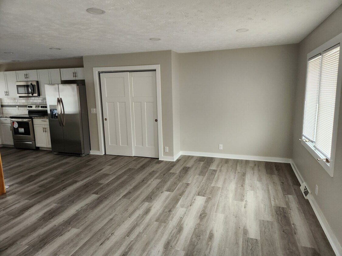 Primary Photo - Newly Remodeled 3/2
