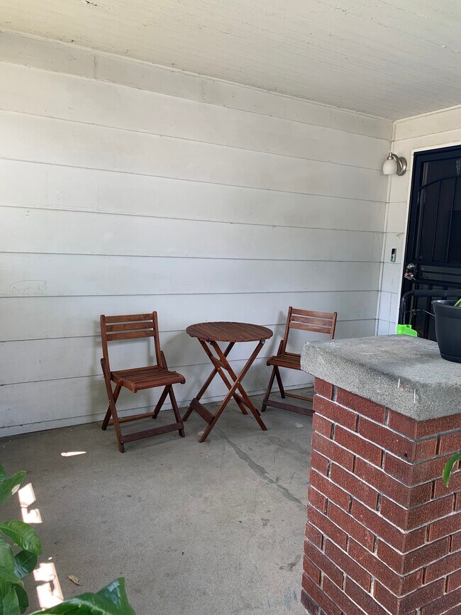 Foto del edificio - 1808 W Adams St