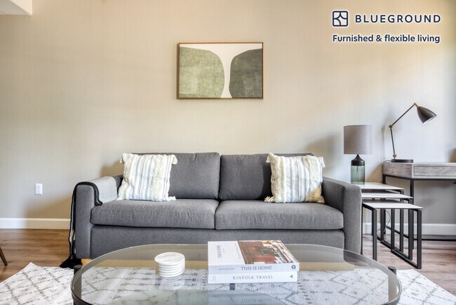 Building Photo - 1700 Botelho Dr