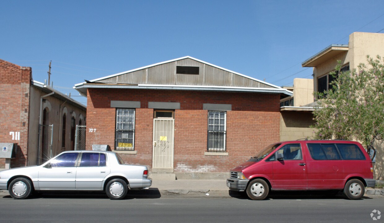 Building Photo - 709 S Mesa St