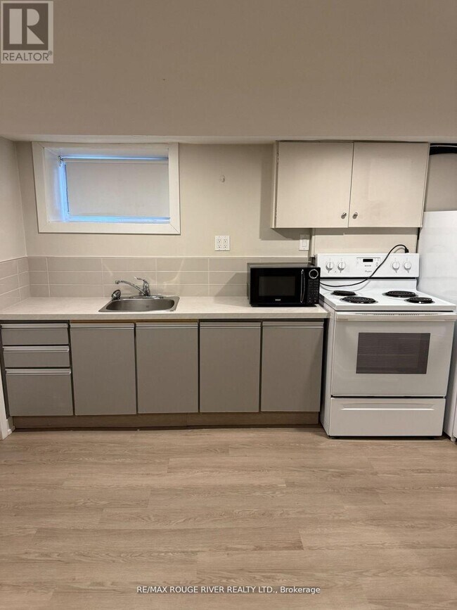 Photo du bâtiment - 20 Birch Ave