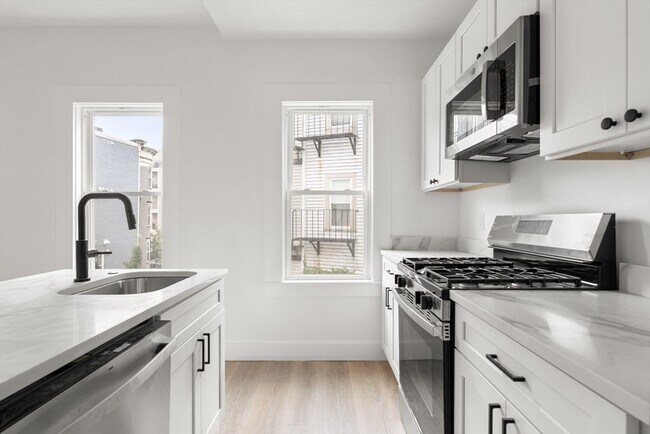 Foto del edificio - 467 E 3rd St