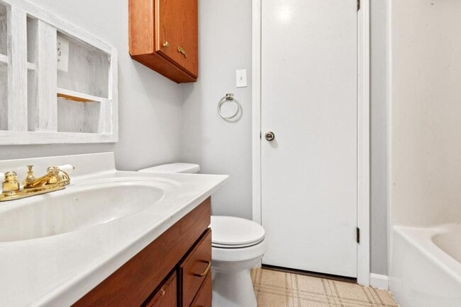 Foto del edificio - 648 Golfview Dr