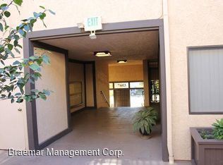 Foto del edificio - 12647 Burbank Blvd