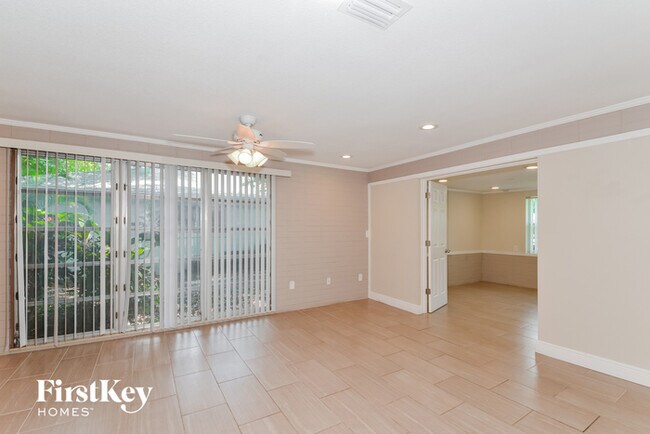 Foto del edificio - 4108 15th Ave W