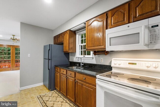 Foto del edificio - 9201 Beachway Ln