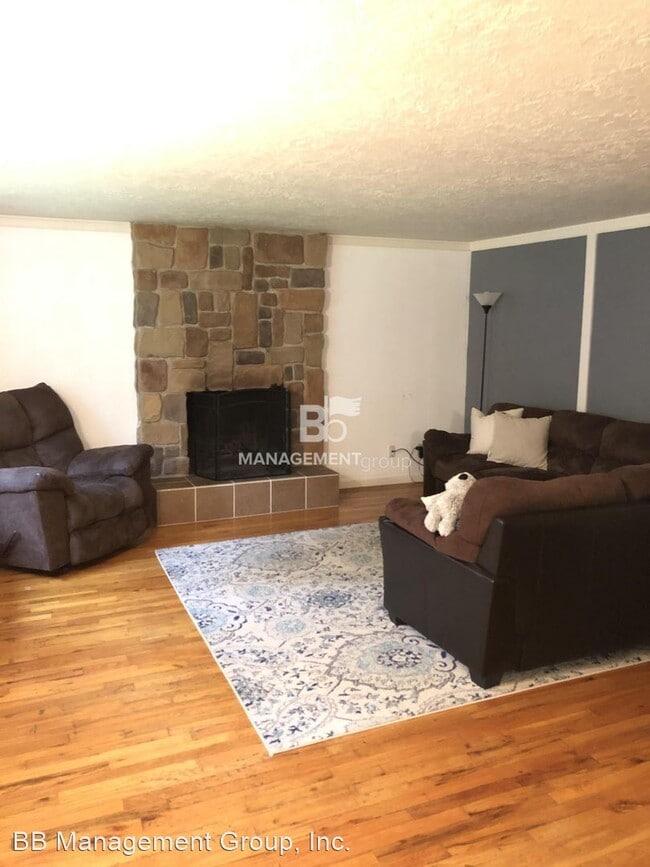 Building Photo - 3 br, 1 bath House - 18021 Tualata Ave