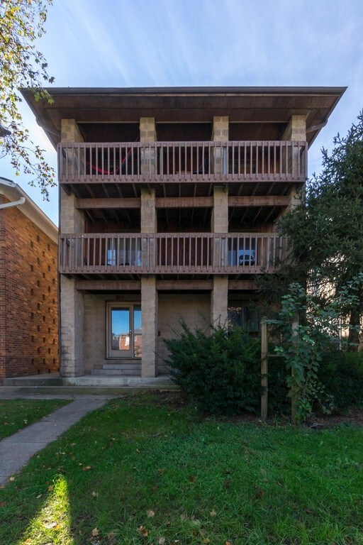 Building Photo - 91 W 9th Ave