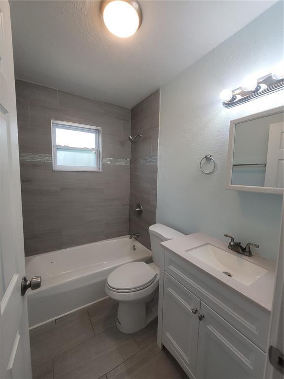 Foto del edificio - 513 Hollyhock Ln