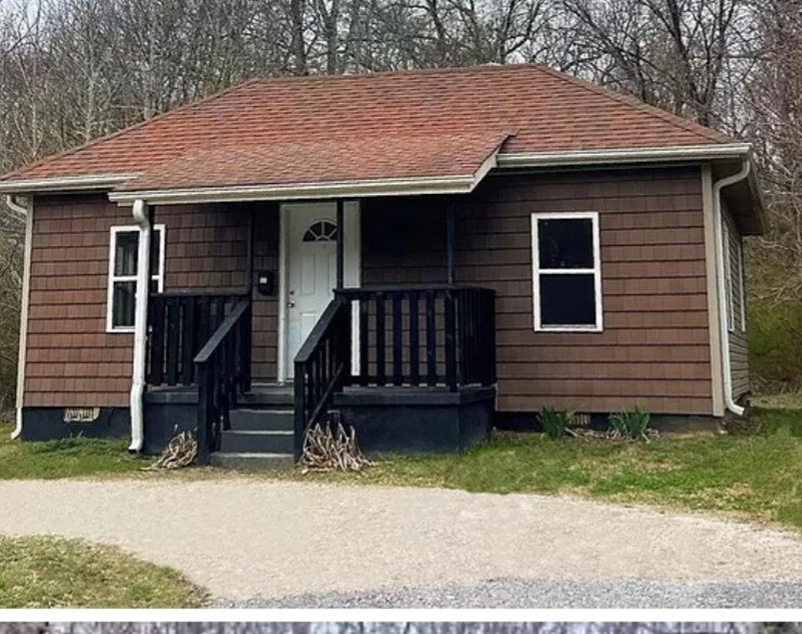 Primary Photo - 23 Magnolia St