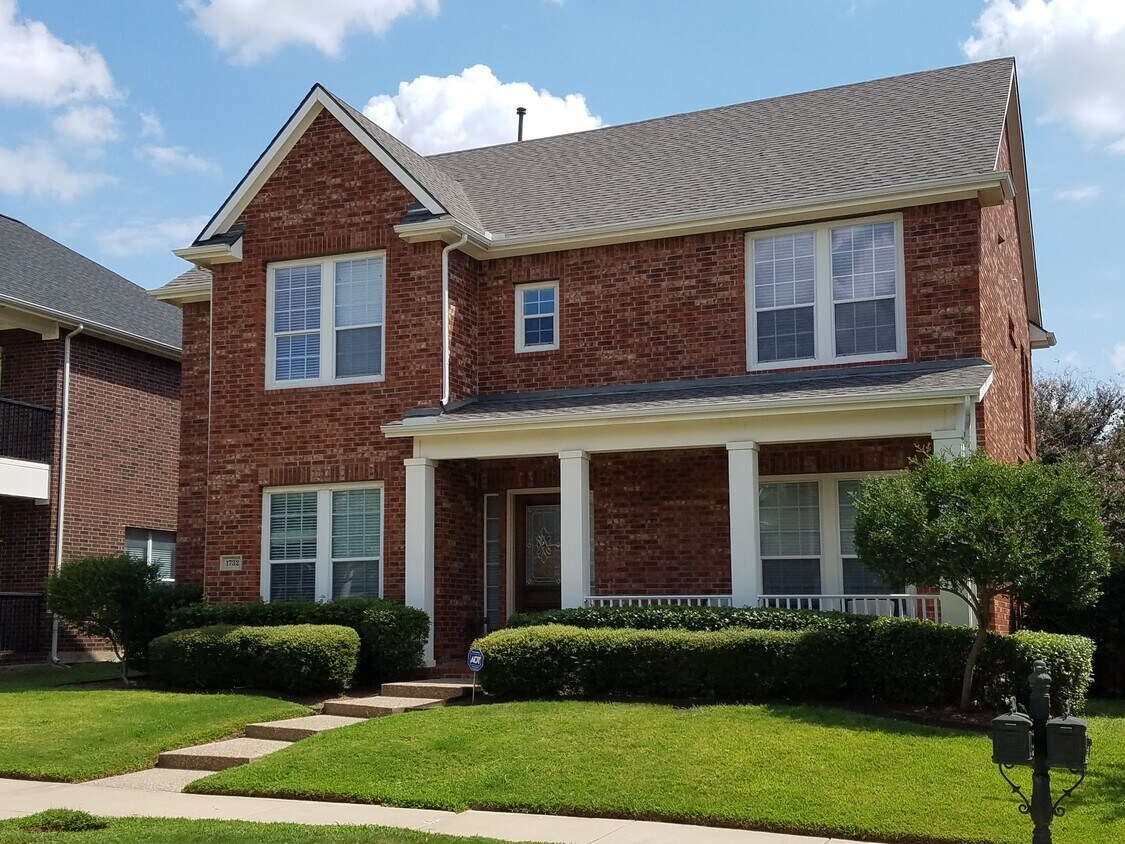 Foto principal - 1732 Auburn Dr