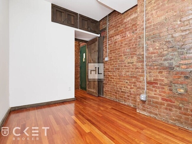 Foto del edificio - Great 2 bedroom Apartment on EAST 12 STREET