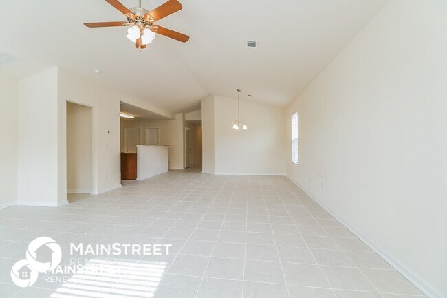 Foto del edificio - 2311 Bee Hive Dr