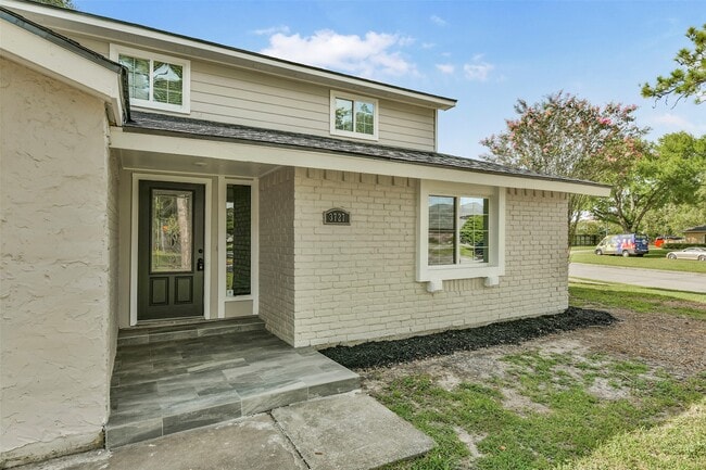 Building Photo - 3727 Thursa Ln
