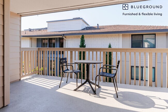 Foto del edificio - 950 E Hillsdale Blvd