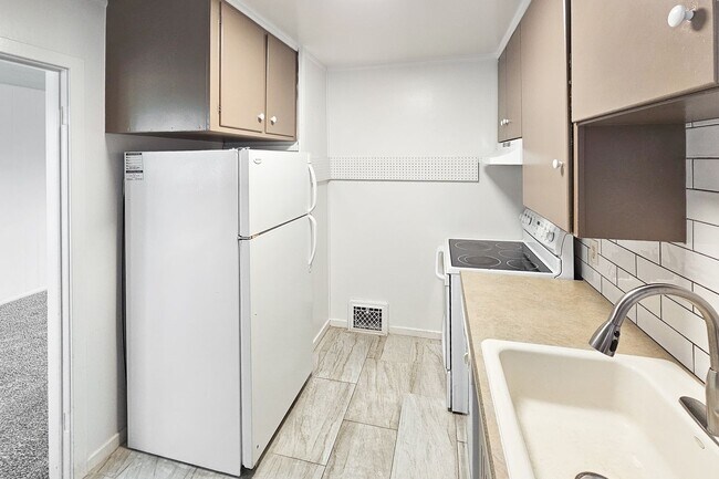 Foto del edificio - ** 1 MONTH FREE ** 2-Bedroom Duplex Unit in the Heart of Richland