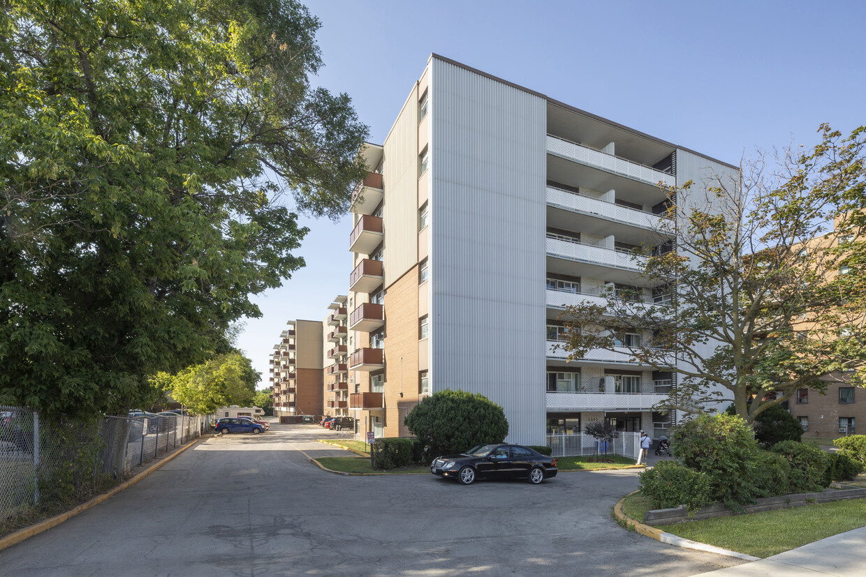 Primary Photo - Ravine Park Apartments