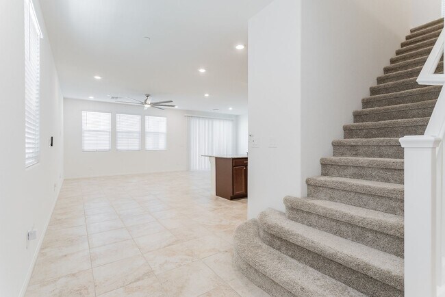 Foto del edificio - Fairly New Gorgeous SMART House!