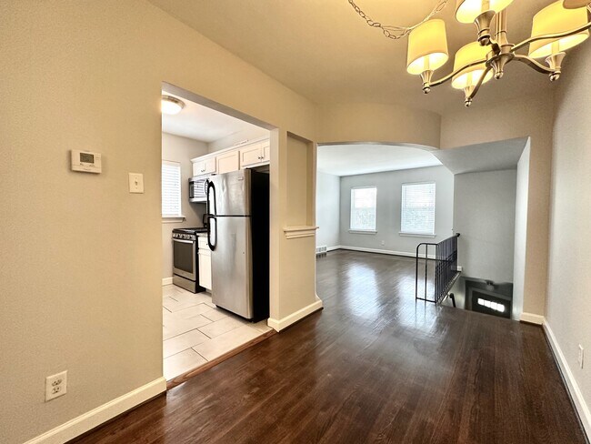 Foto del edificio - 4633 Jamieson Ave