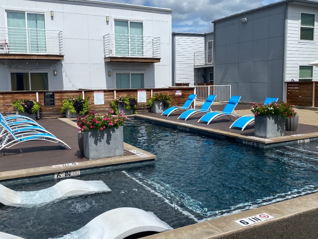 Building Photo - 3328 Cedarplaza Ln