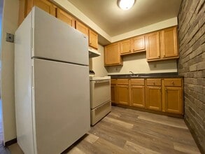 Building Photo - 605 Kellywood Manor