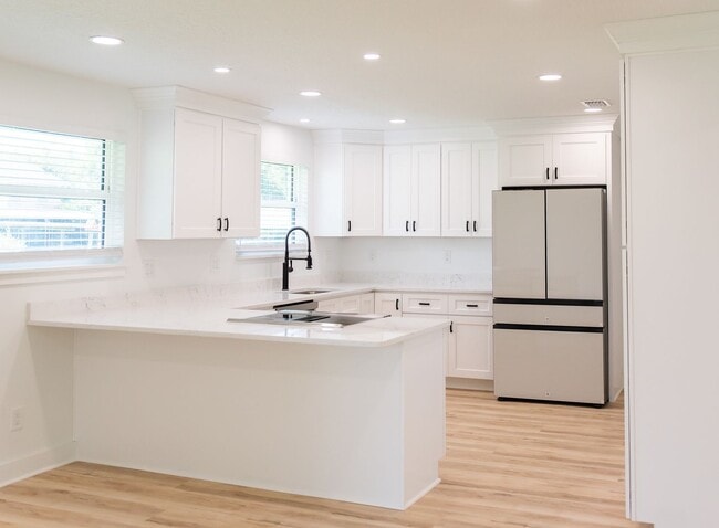 Building Photo - Waterfront Living in the Heart of Fleming Island!