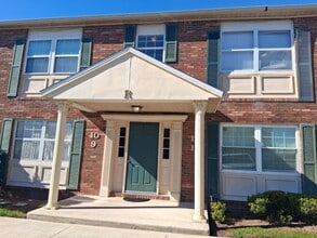 Building Photo - 1920 E Edgewood Dr