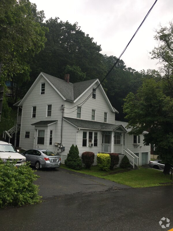 Building Photo - 18 Mill St