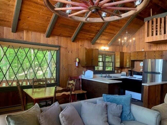 Foto del edificio - 24 Chalet Village Dr