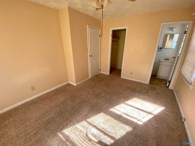Foto del edificio - 3208 Harvey St NW