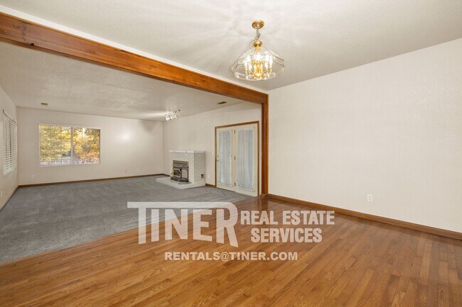 Building Photo - Beautiful home with 2 kitchens overlooking...