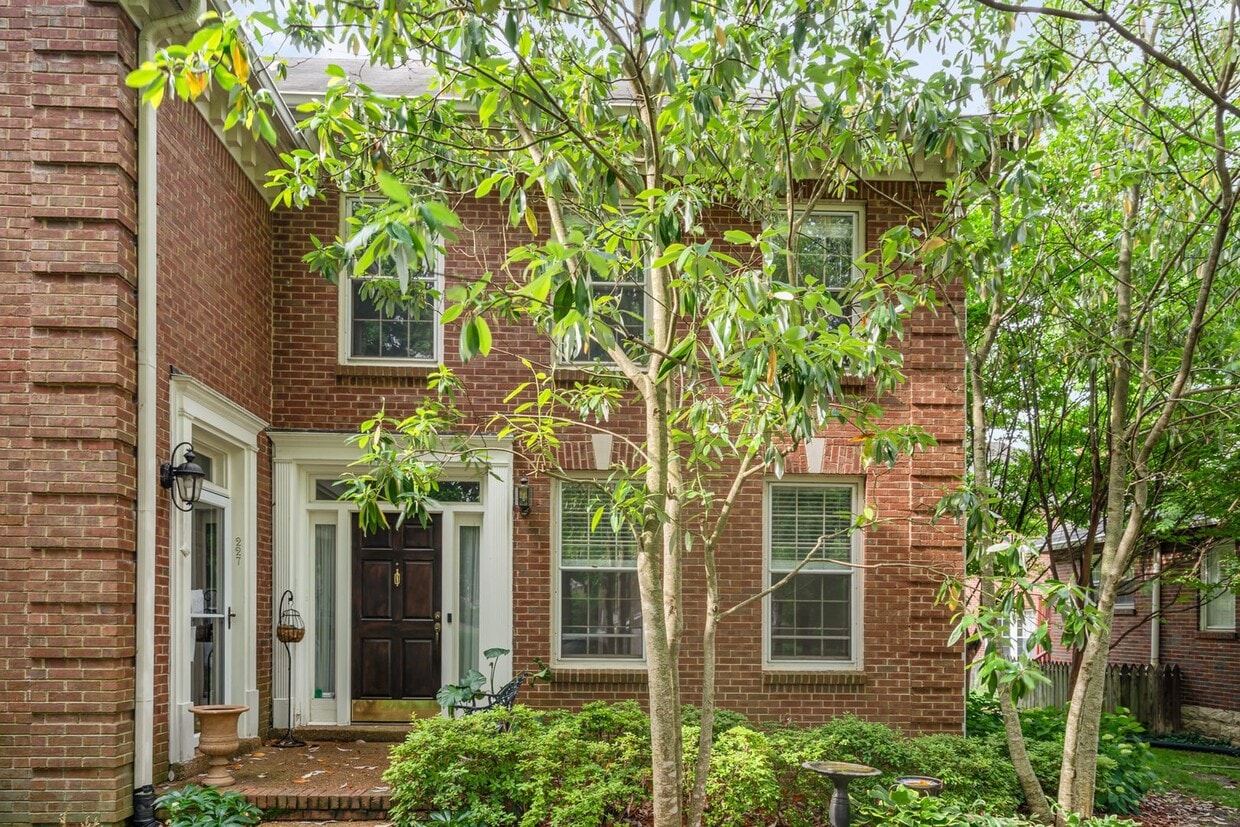 Primary Photo - Newly Renovated 2-Bedroom Townhome in the ...