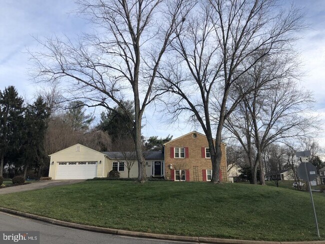 Building Photo - 9711 Cinnamon Creek Dr