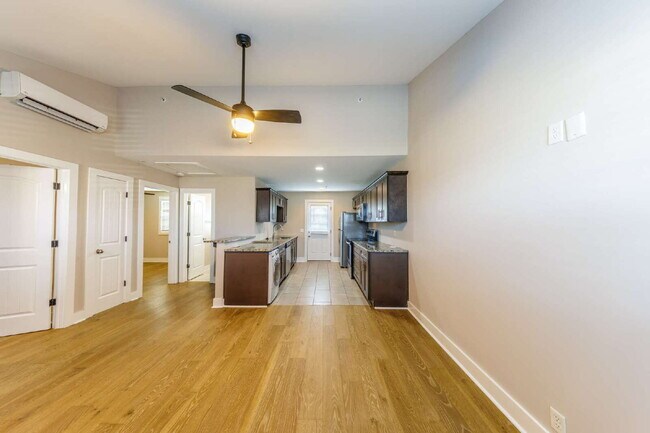 Foto del edificio - Renovated 2 Bed in Elizabeth Park for Lease!