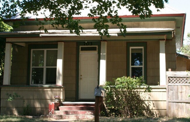 Foto del edificio - 703 E 7th Ave