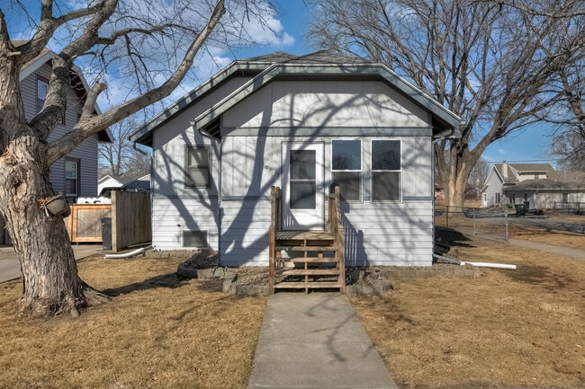 Building Photo - 2300 Avenue F