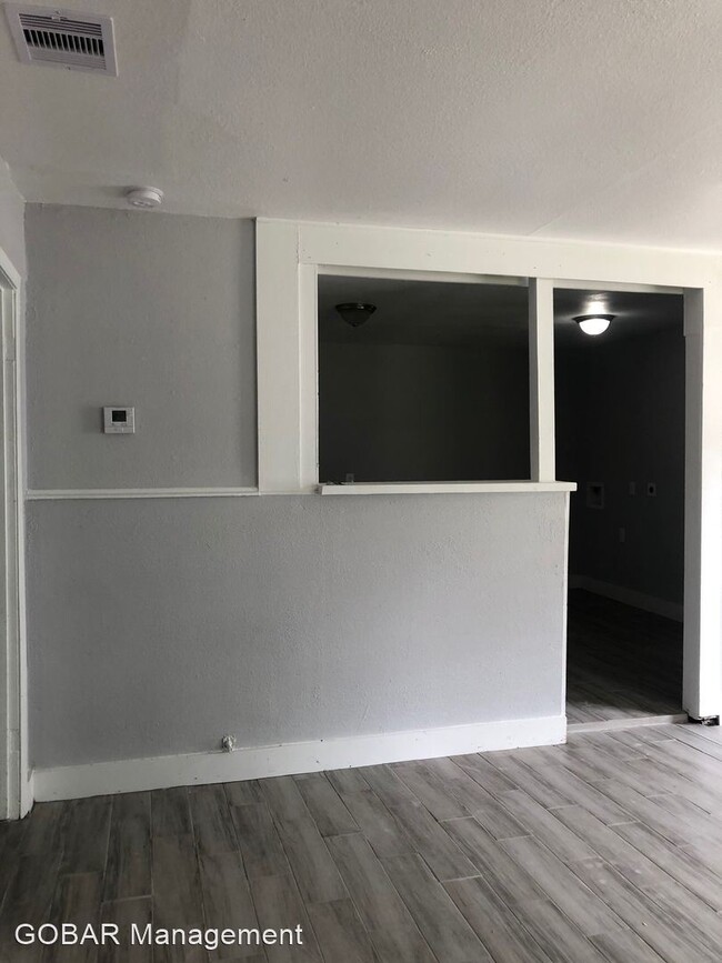 Building Photo - 2 br, 1 bath House - 4555 Laredo St