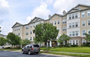 Building Photo - 201 High Gables Dr
