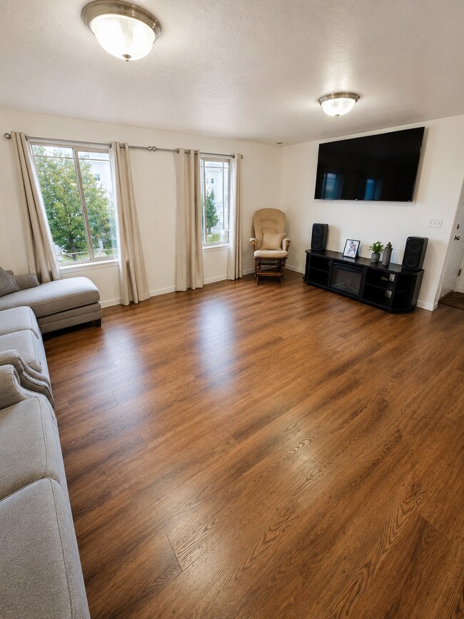 Foto del edificio - Charming 3-Bed, 2 Bath Condo in Pleasant Grove