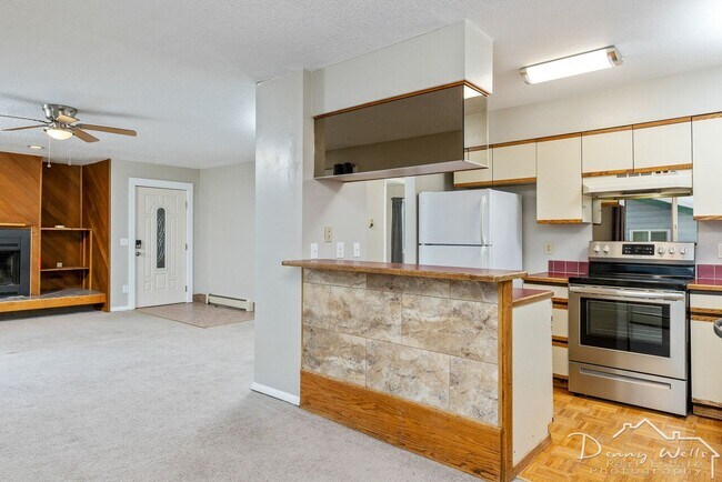 Building Photo - 3811 Iowa Drive