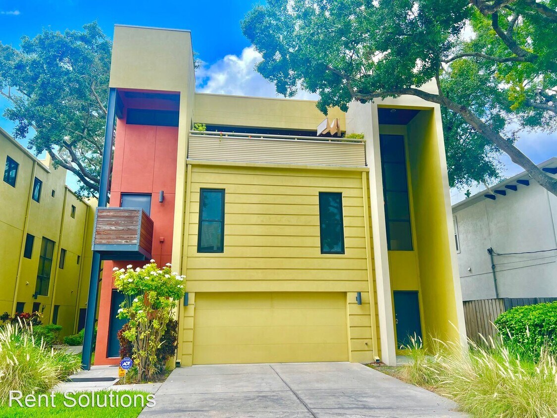 Foto principal - 3 br, 2.5 bath House - 211 S. Moody Ave Ap...