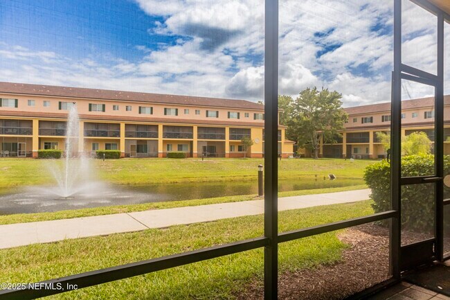 Foto del edificio - 9745 Touchton Rd