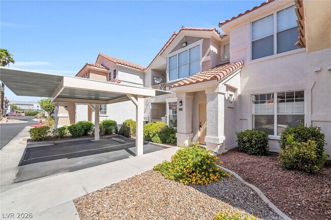 Foto del edificio - 8555 W Russell Rd