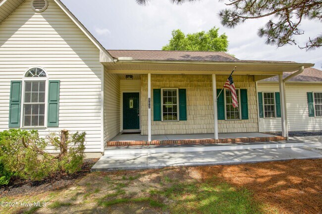 Foto del edificio - 102 Willow Creek Ln