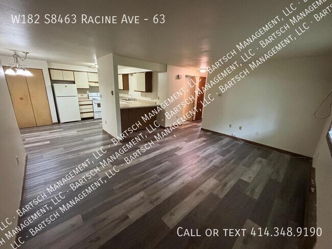 Foto del edificio - W182-S8463 Racine Ave