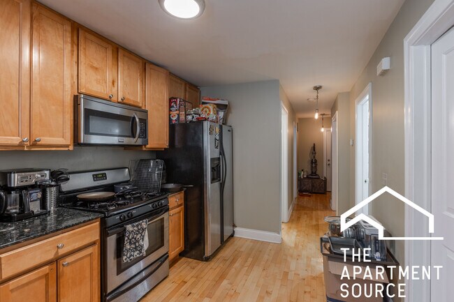 Building Photo - 1059 W Fry Unit 1F