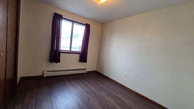 Bedroom - 194 Mead St