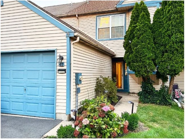 Building Photo - 41 Goldenrod Ct
