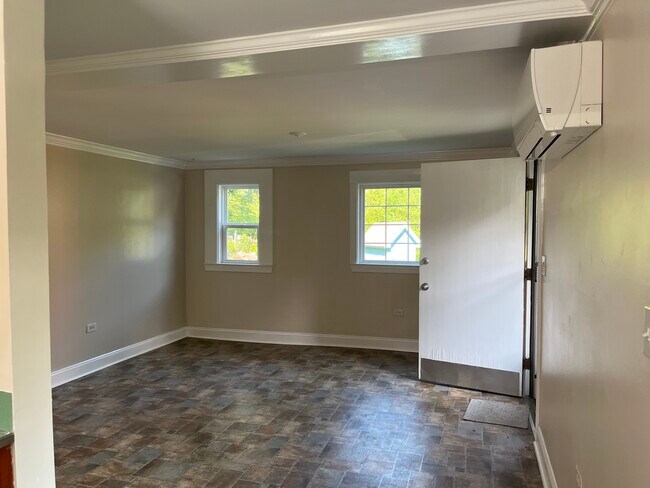Sala de estar - 2318 Crestmont Ave